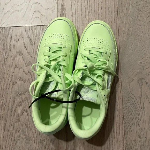 Brand New Reebok Runner! - Picture 1 of 3